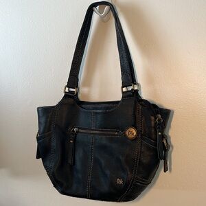 The Sak Kendra black leather zippered satchel hobo shoulder bag 15x9‎
